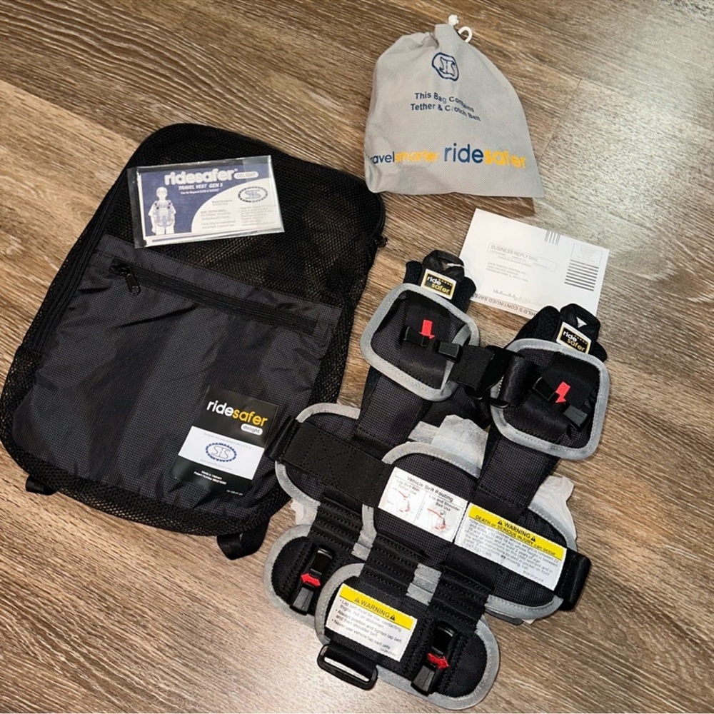 New RideSafer Ride Safer Delight Travel Vest Car Seat NEWEST Generation 5